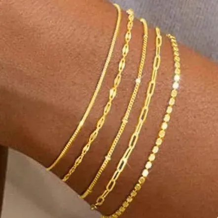 Pulseras apilables chapadas en oro delicado de 14 quilates